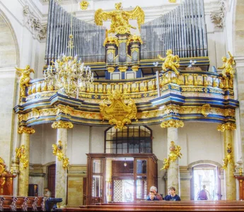 28 piotr i pawel entrance i organ