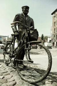 06 bicyclist
