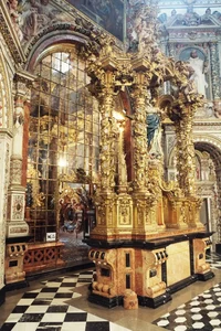 080 golden altar