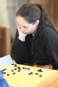 096